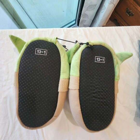STAR WARS The Mandalorian, Grogu Baby Yoda Slipper Full Body, Kids Size 13/1 NIB - Picture 3 of 12